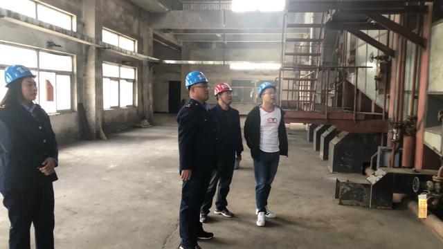 左旗市场监管局开展供暖前锅炉和热力管道安全大检查