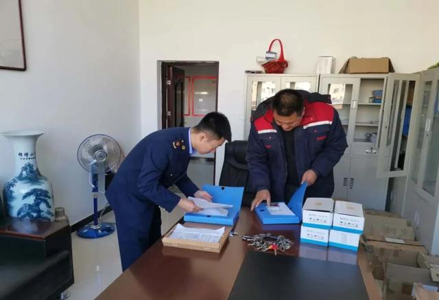 左旗市场监管局开展供暖前锅炉和热力管道安全大检查